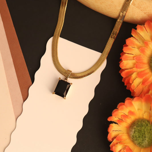 Black Gem Snake Chain Necklace - ZIPPORY