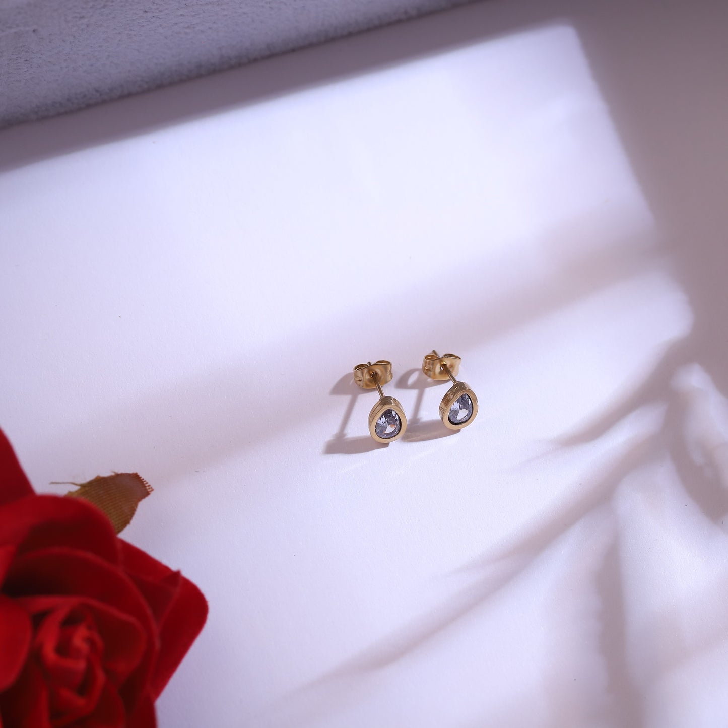 Elegant 22K Gold-Plated Teardrop Crystal Jewelry Necklace Set - ZIPPORY