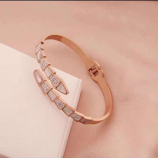Cute and Stunning Diamond Bracelet - ZIPPORY