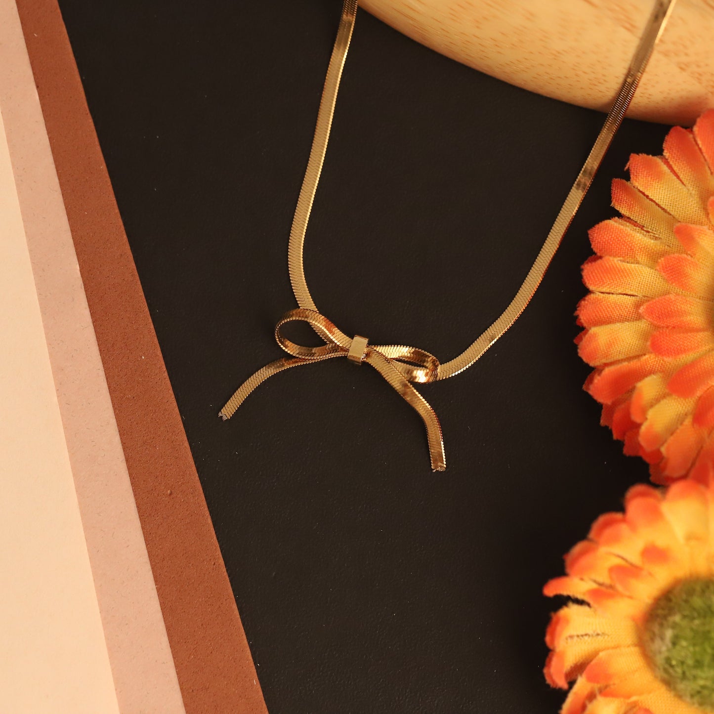 Elegant Bow Pendant Necklace-Slim Snake Chain - ZIPPORY
