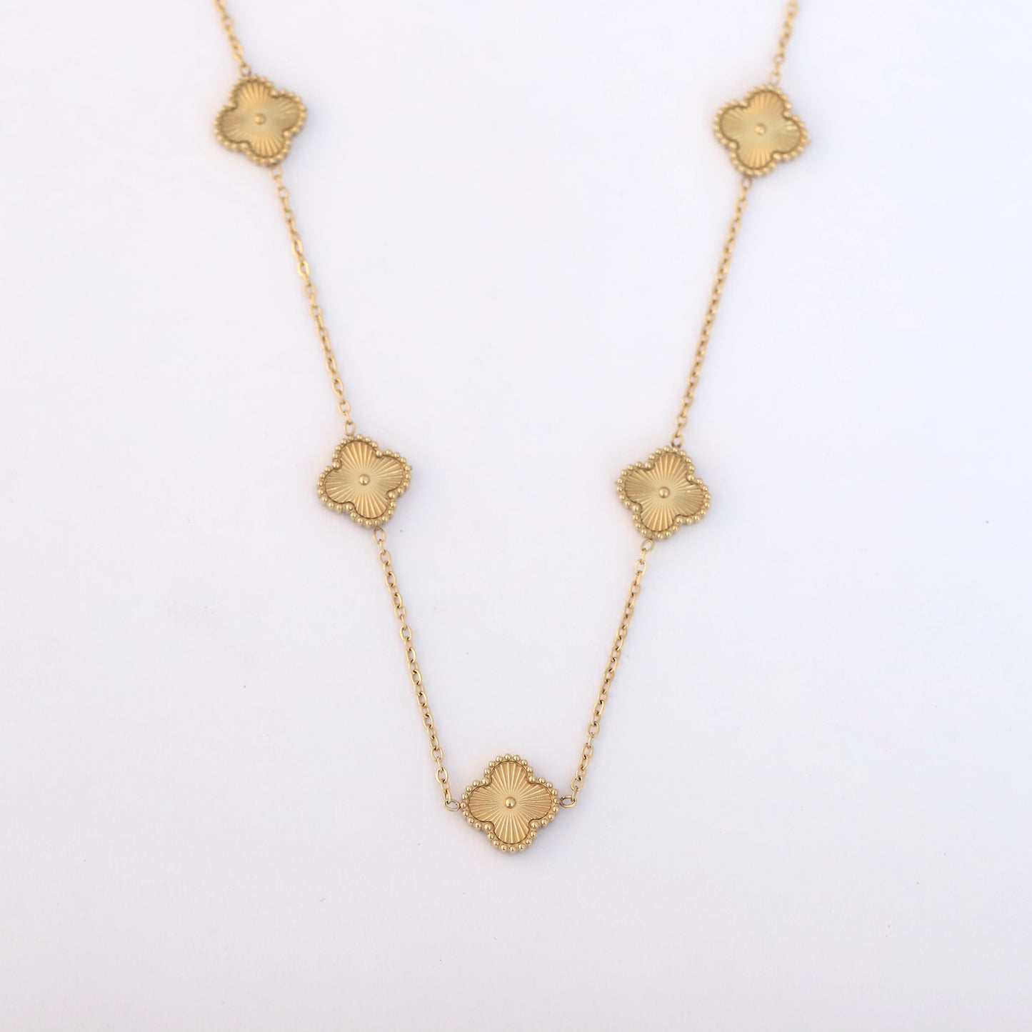 Elegant Golden Clover Charm Necklace - ZIPPORY