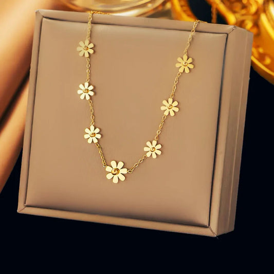 Minimalist Gold Flower Necklace - ZIPPORY