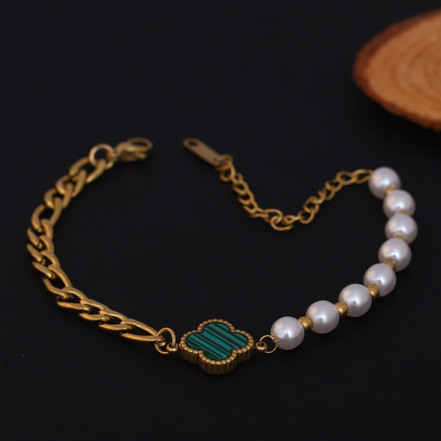 Pearl Green Clover Chain Bracelet - ZIPPORY