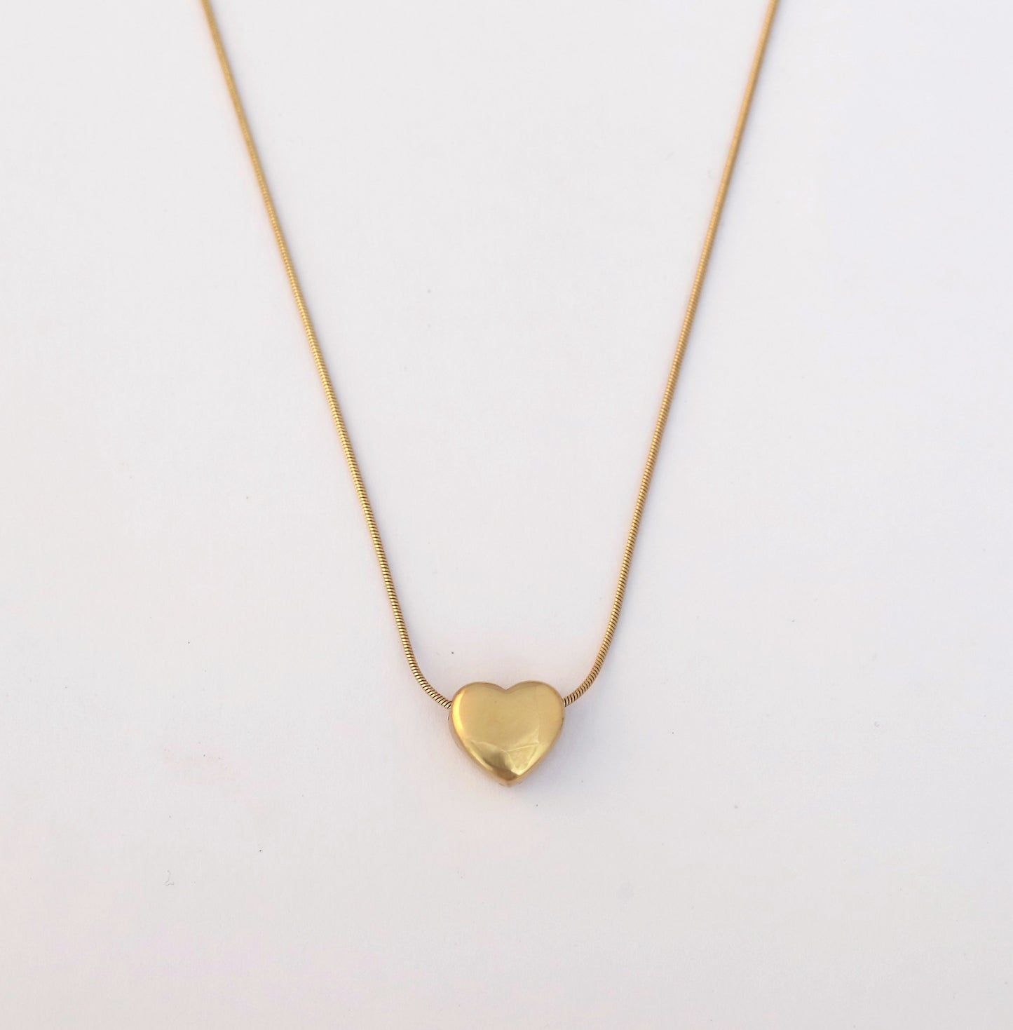 Minimalist Heart Pendant Necklace - ZIPPORY