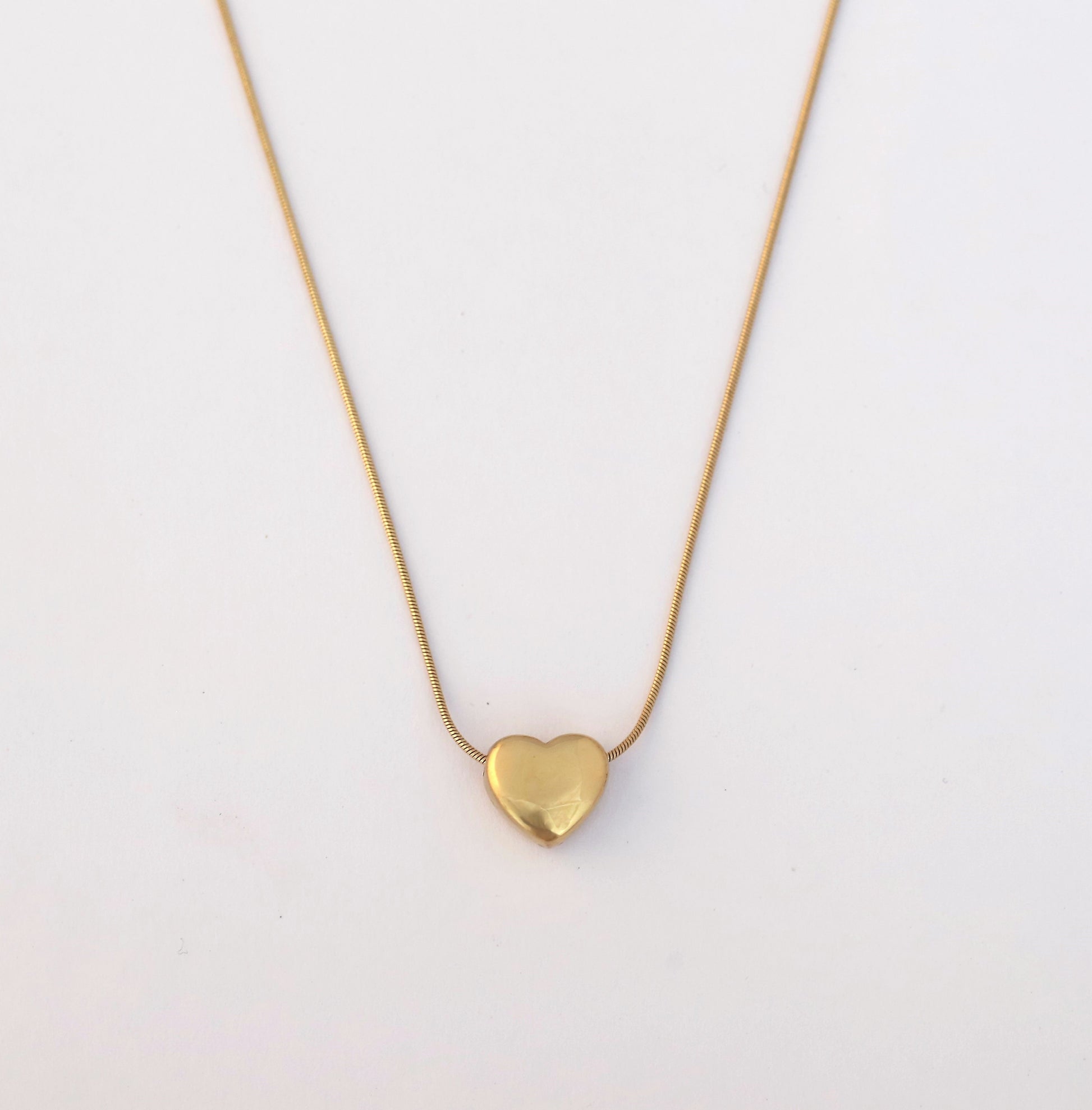 Minimalist Heart Pendant Necklace - ZIPPORY