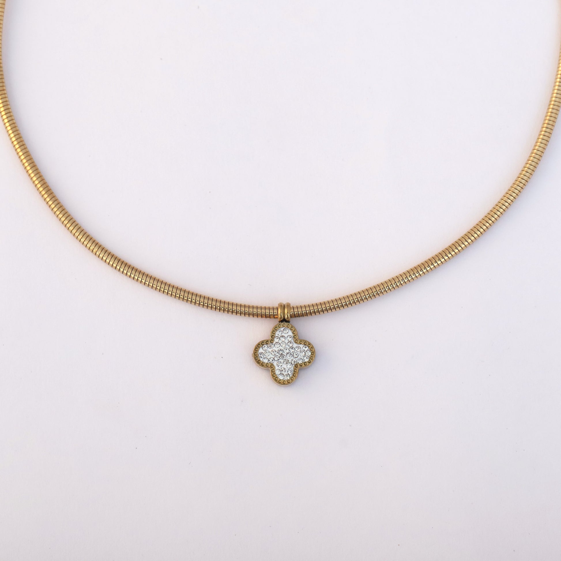 Elegant Double-Sided Clover Pendant Hasli Choker Necklace - ZIPPORY