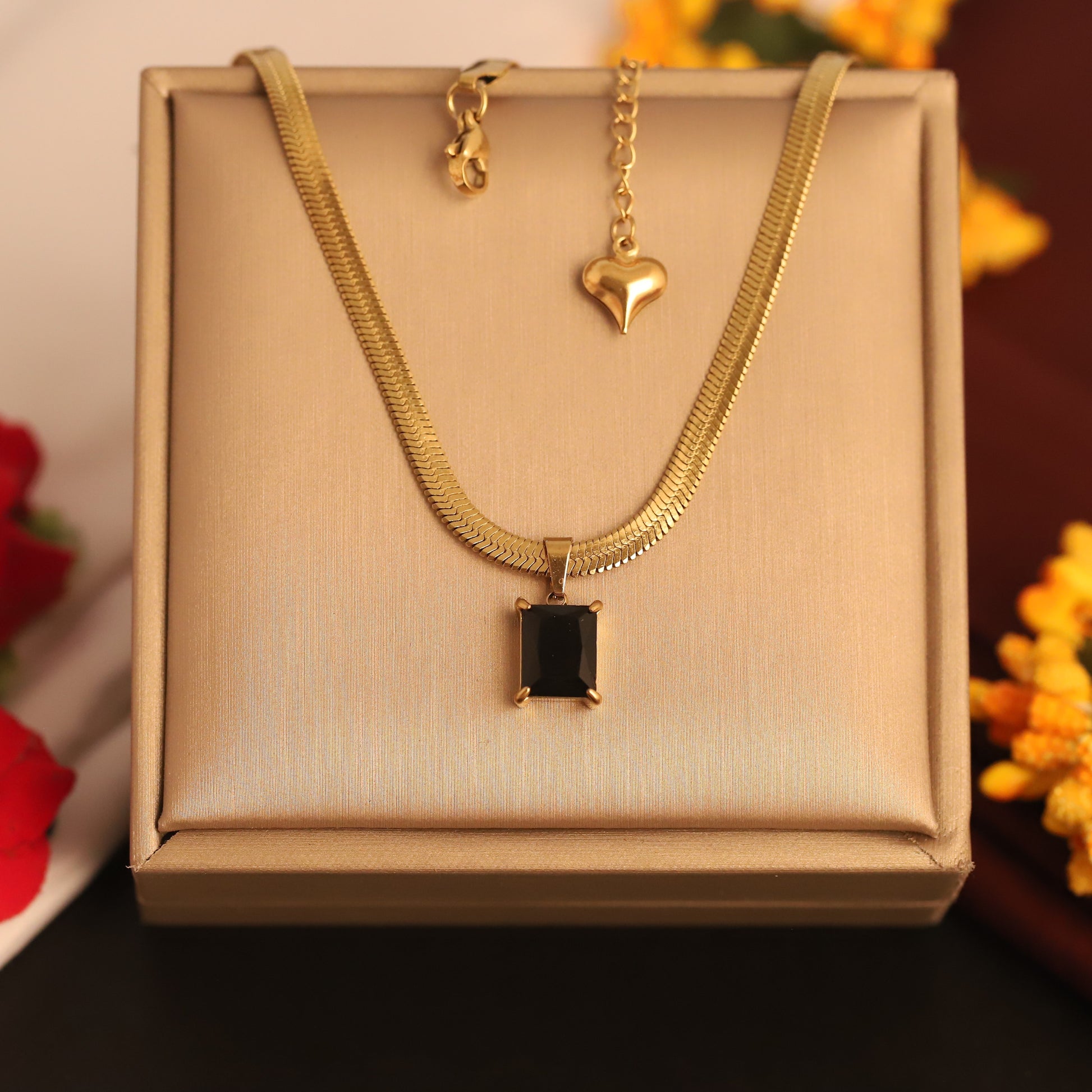 Black Gem Snake Chain Necklace - ZIPPORY