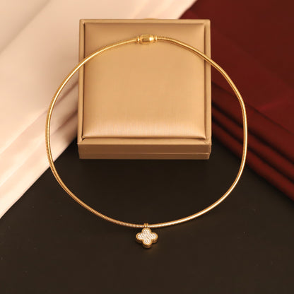 Elegant Double-Sided Clover Pendant Hasli Choker Necklace - ZIPPORY