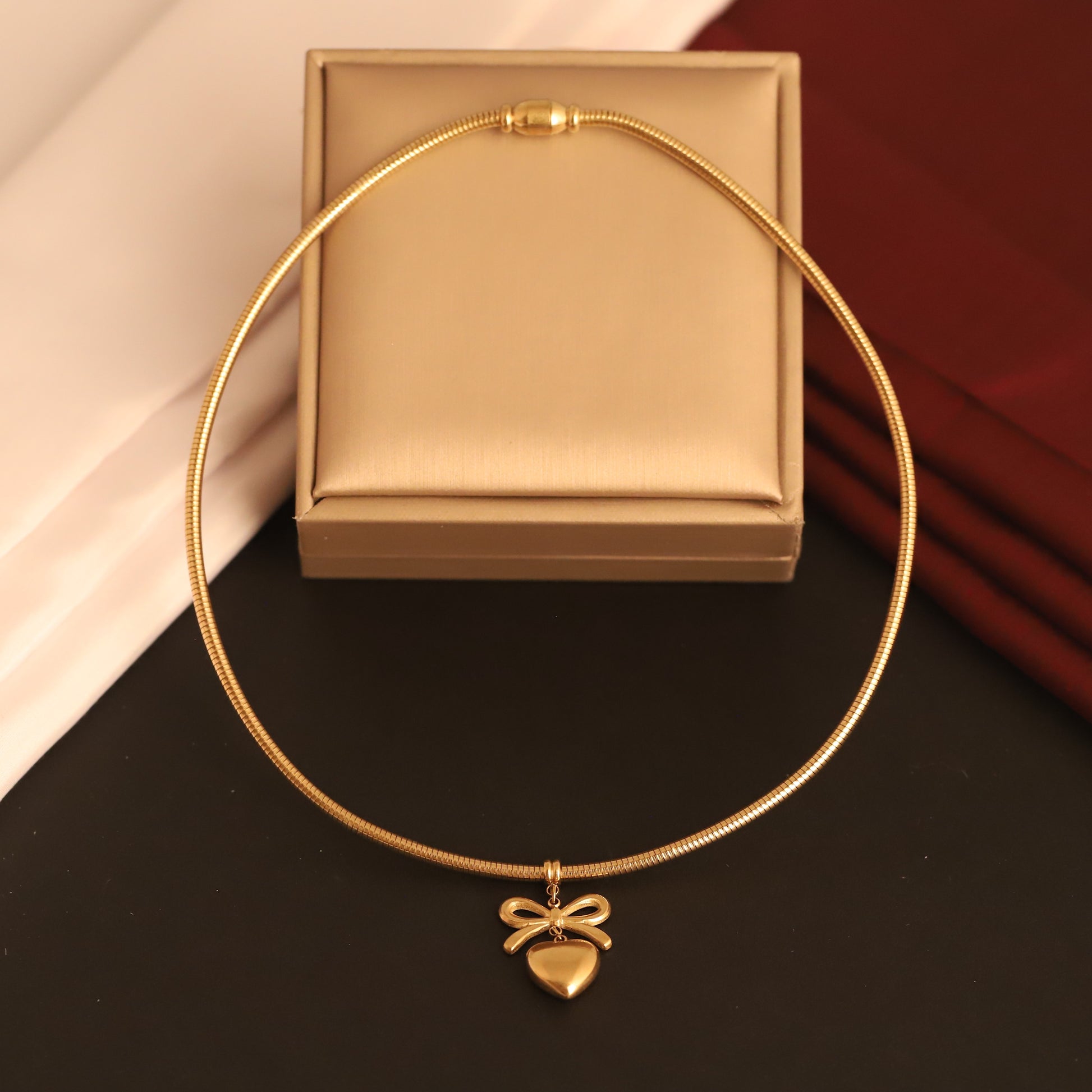 Elegant Bow Heart Hasli Choker Charm Necklace - ZIPPORY