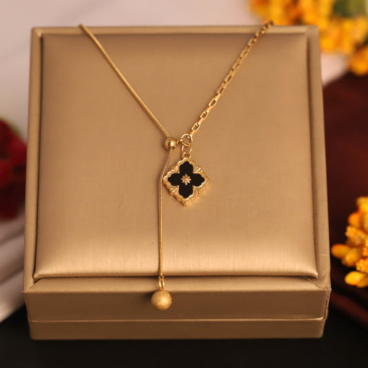Luxe Clover Pendant  Necklace - ZIPPORY