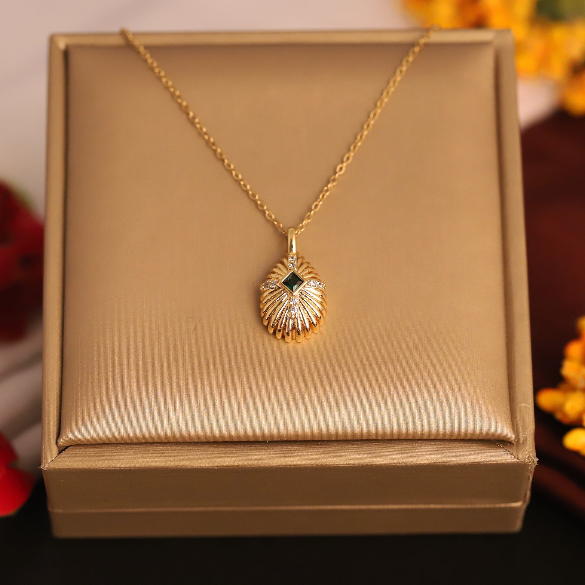 Golden Luxe Shell Pendant Necklace - ZIPPORY
