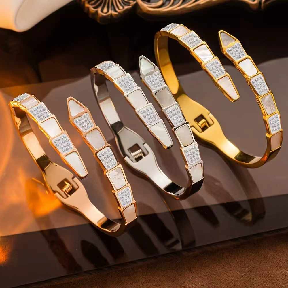 Cute and Stunning Diamond Bracelet - ZIPPORY