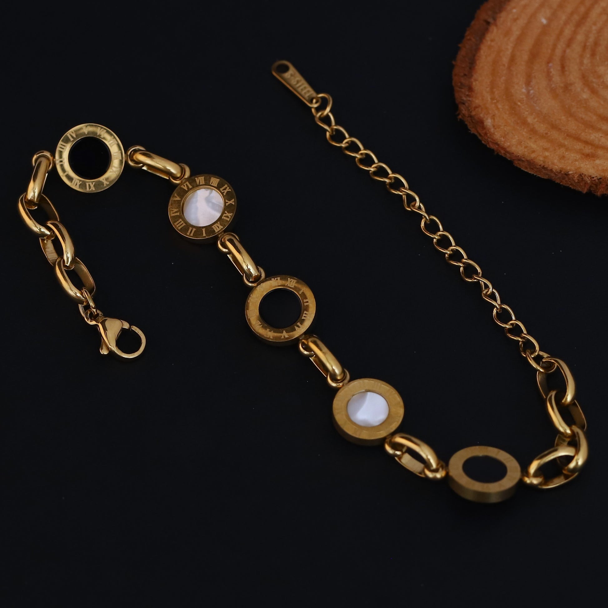 Classic White Black Shell Round Chain Necklace - ZIPPORY