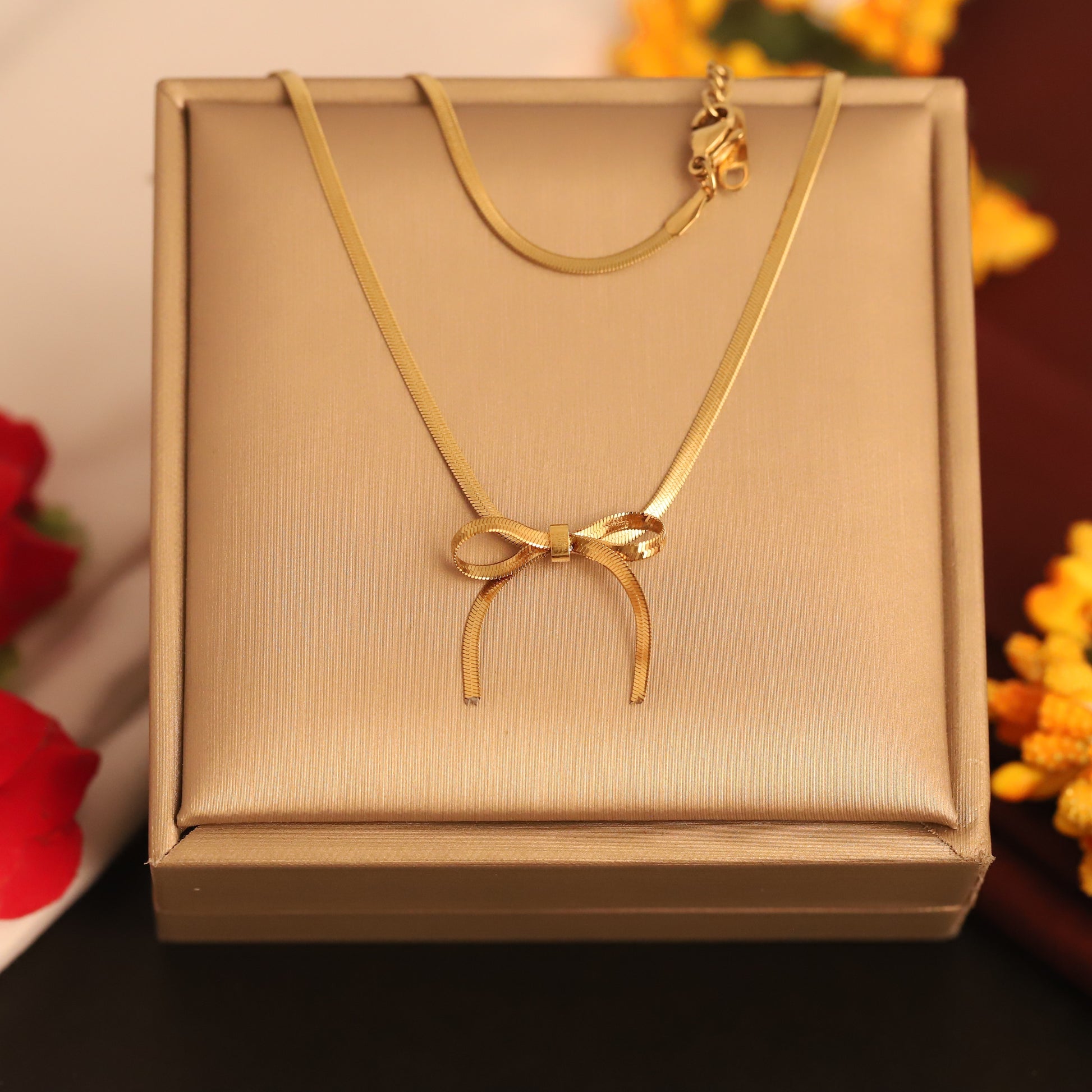 Elegant Bow Pendant Necklace-Slim Snake Chain - ZIPPORY