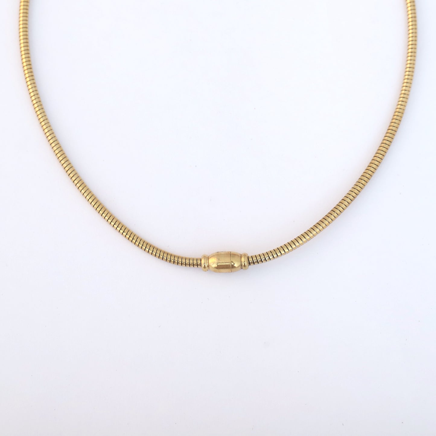 Elegant Double-Sided Roman Pendant Hasli Round Chain Necklace - ZIPPORY