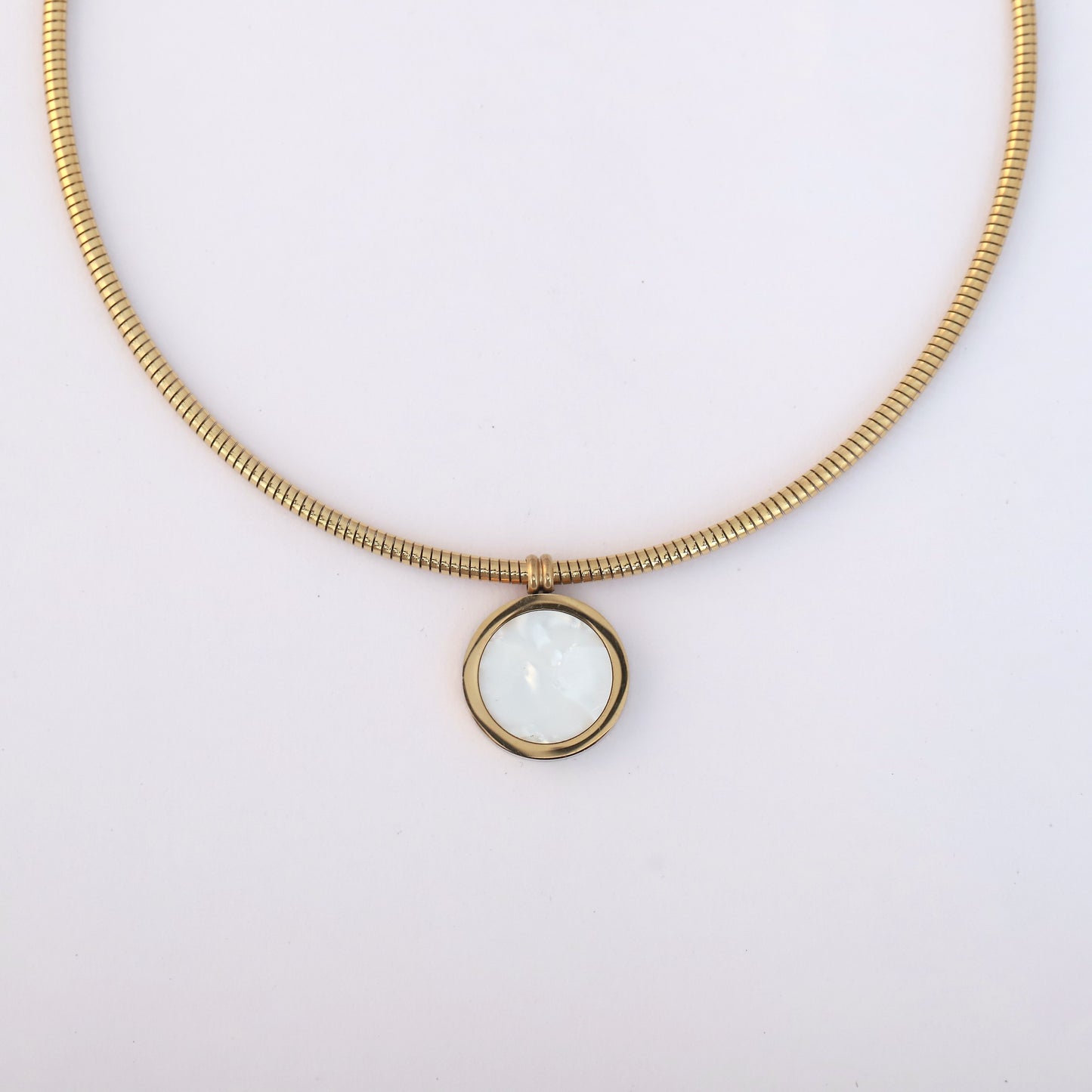 Elegant Double-Sided Roman Pendant Hasli Round Chain Necklace - ZIPPORY