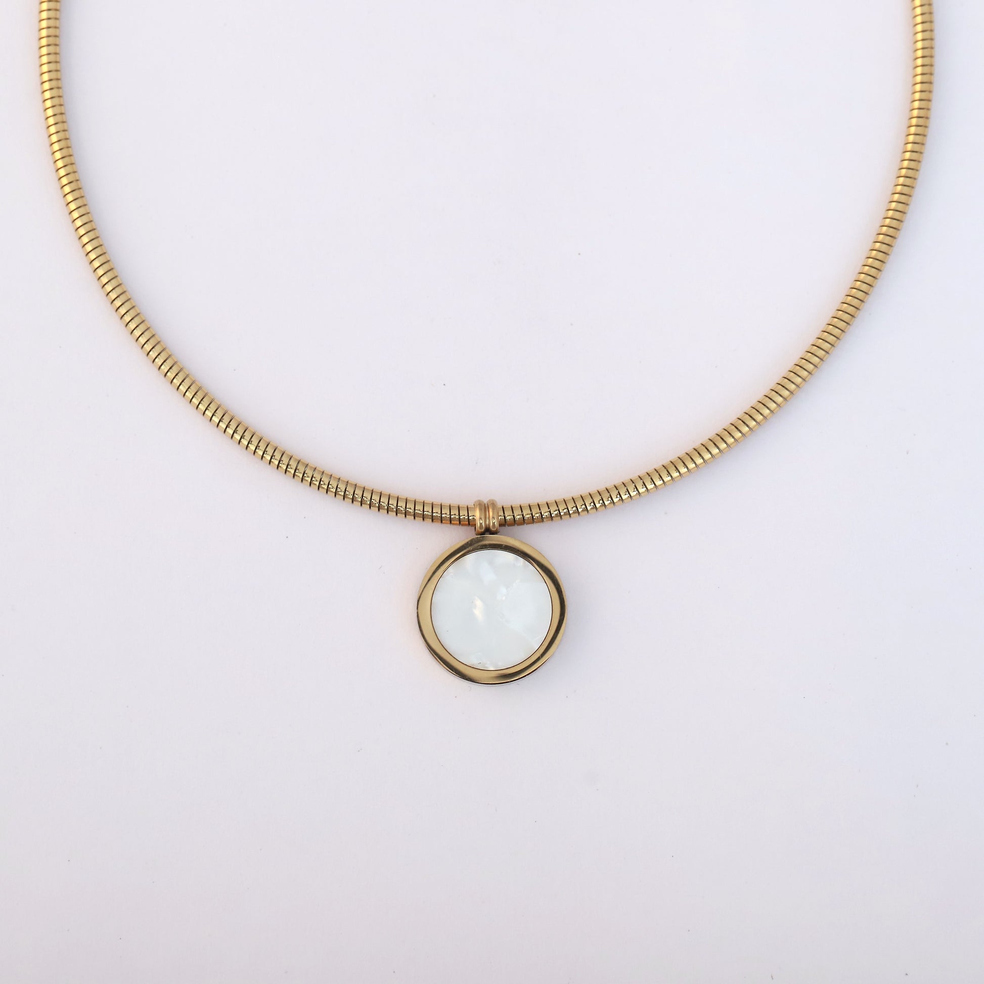 Elegant Double-Sided Roman Pendant Hasli Round Chain Necklace - ZIPPORY