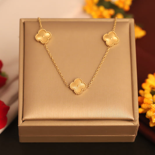 Elegant Golden Clover Charm Necklace - ZIPPORY