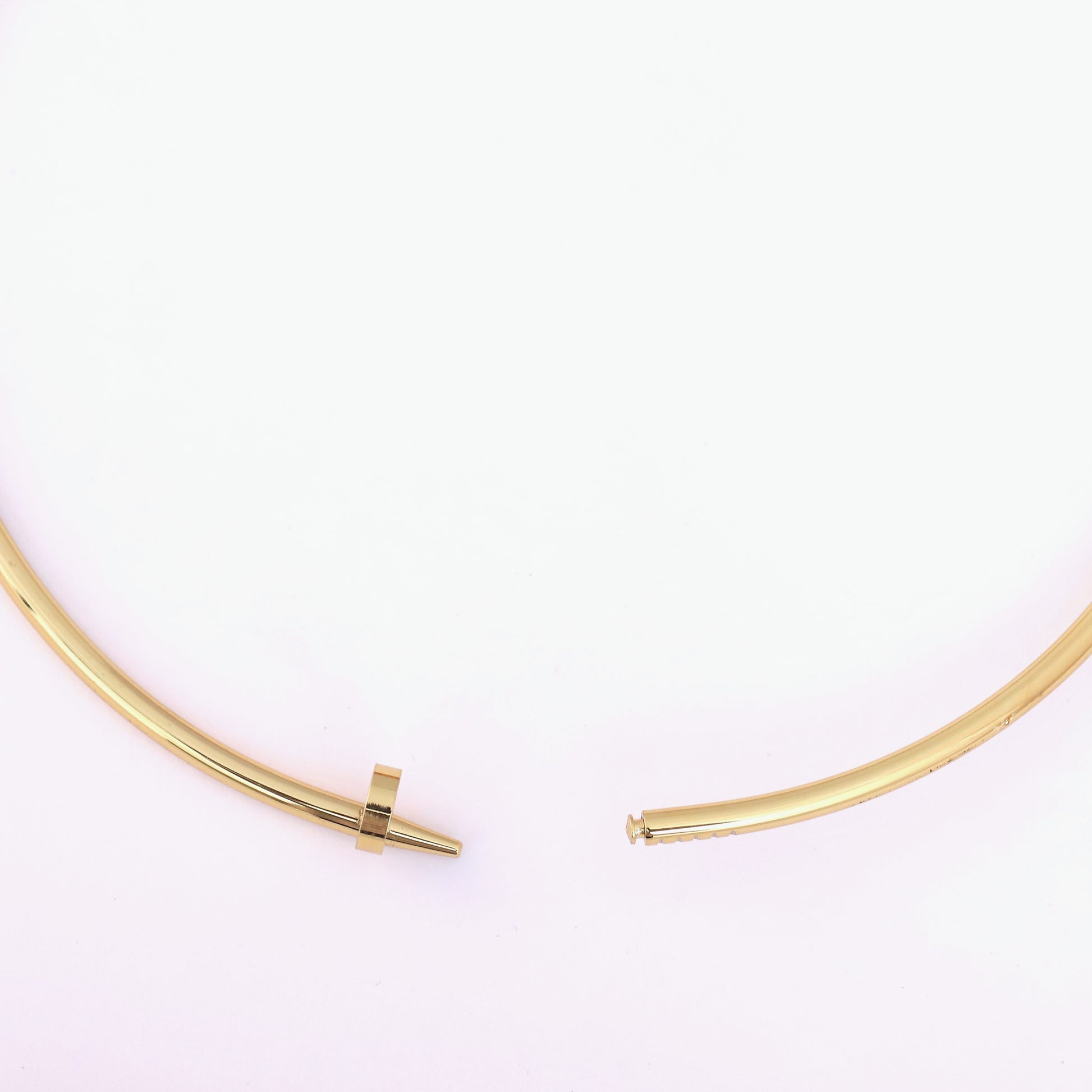 Elegant Round Shape Hasli Necklace-Gold Plated - ZIPPORY
