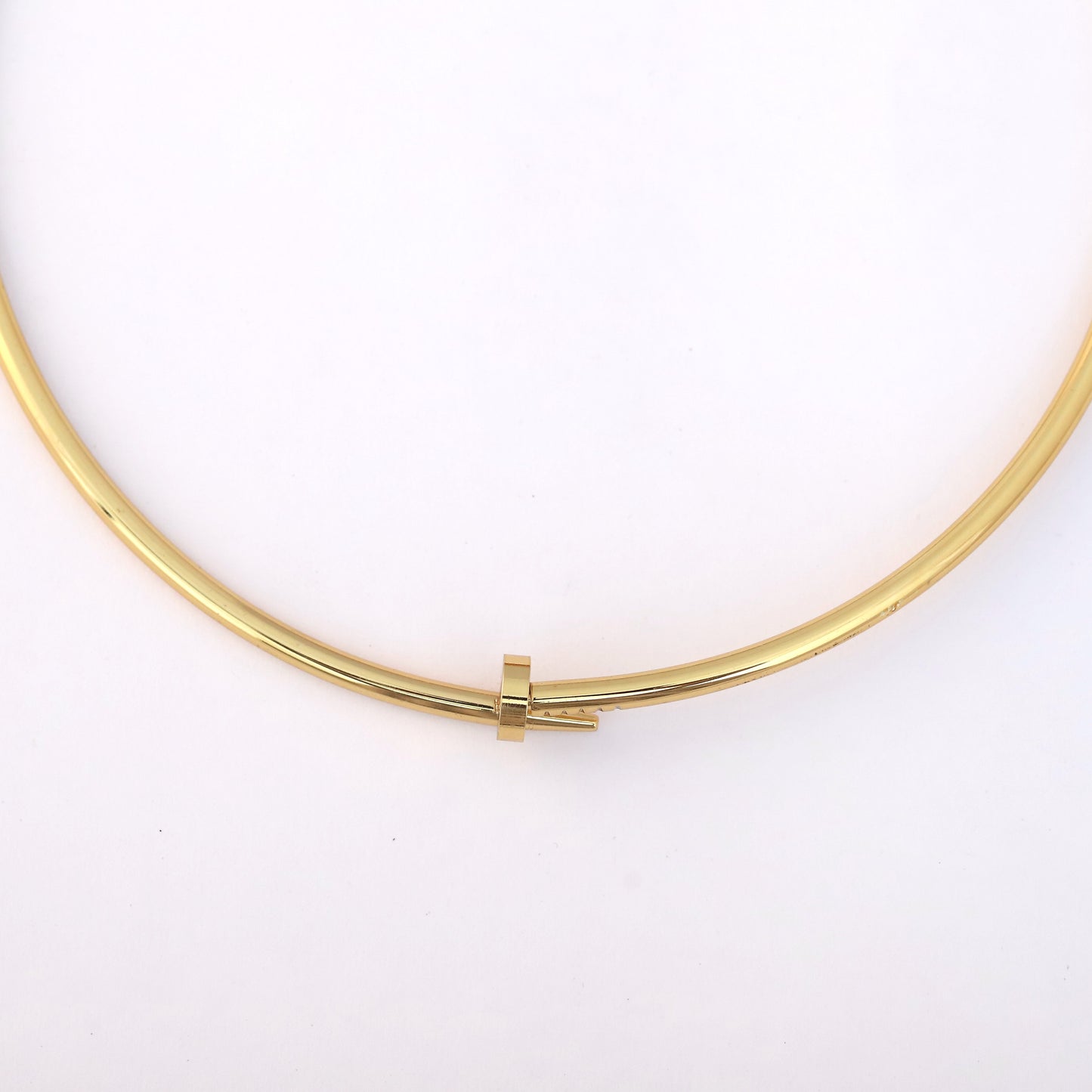 Elegant Round Shape Hasli Necklace-Gold Plated - ZIPPORY