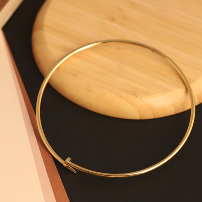 Elegant Round Shape Hasli Necklace-Gold Plated - ZIPPORY