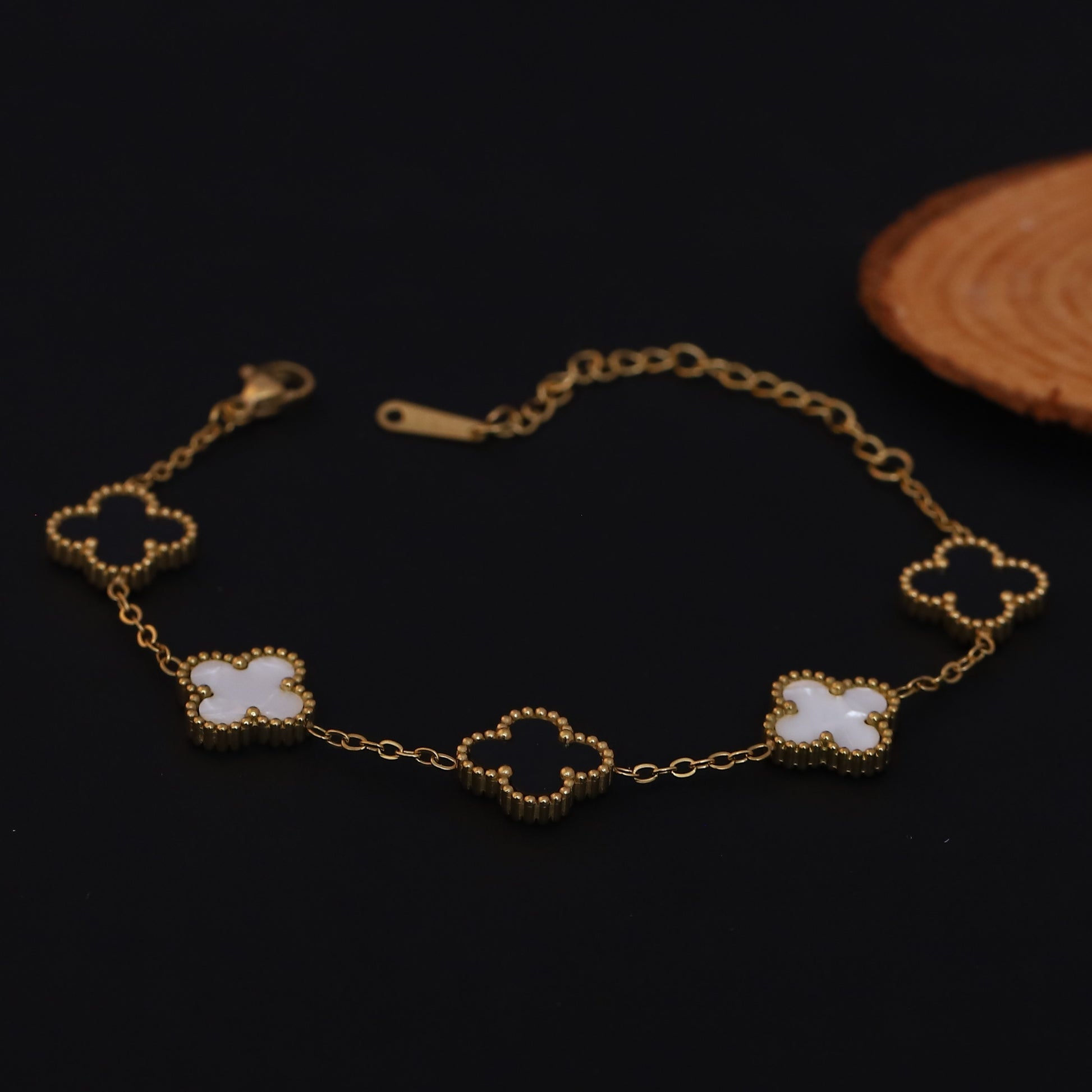 Korean Clover Black White Chain Bracelet - ZIPPORY