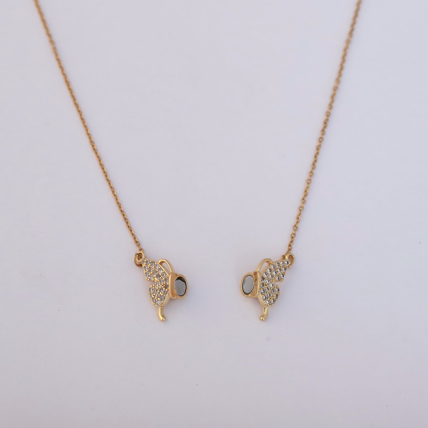 Magnetic Openable Butterfly Pendant Necklace - ZIPPORY