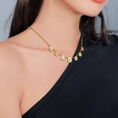 Minimalist Gold Flower Necklace - ZIPPORY