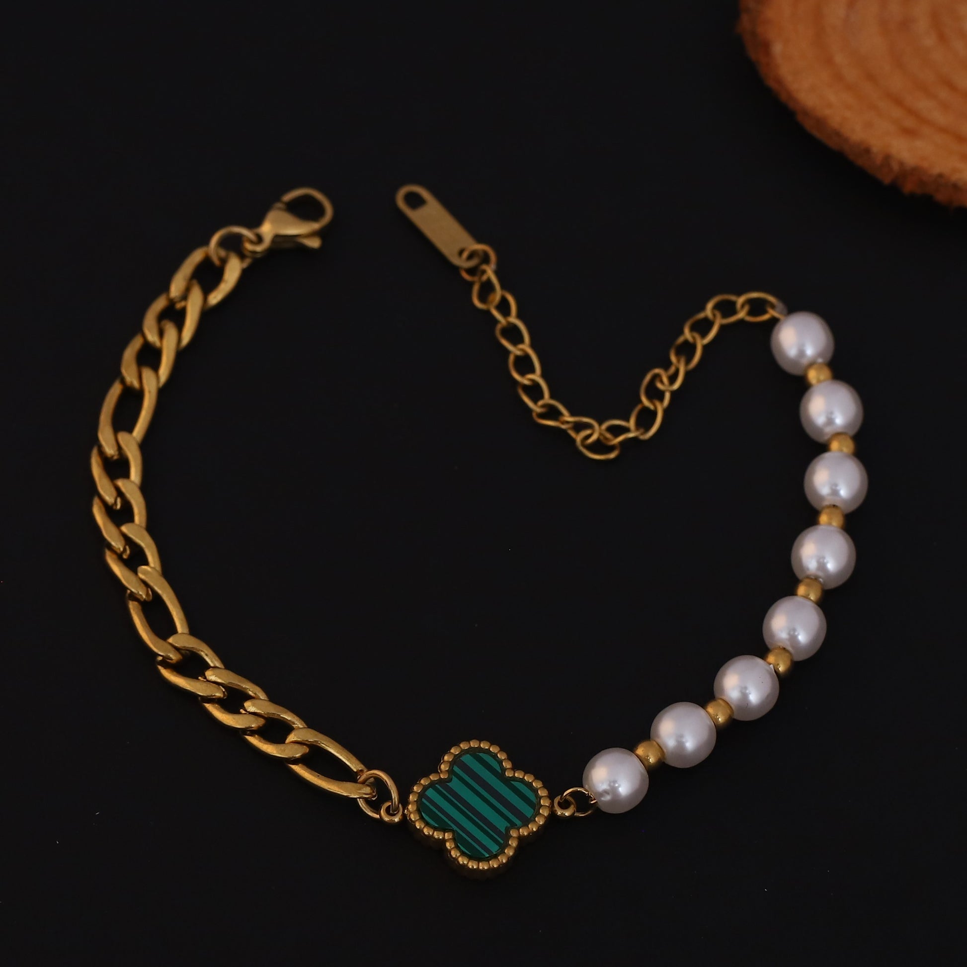 Pearl Green Clover Chain Bracelet - ZIPPORY
