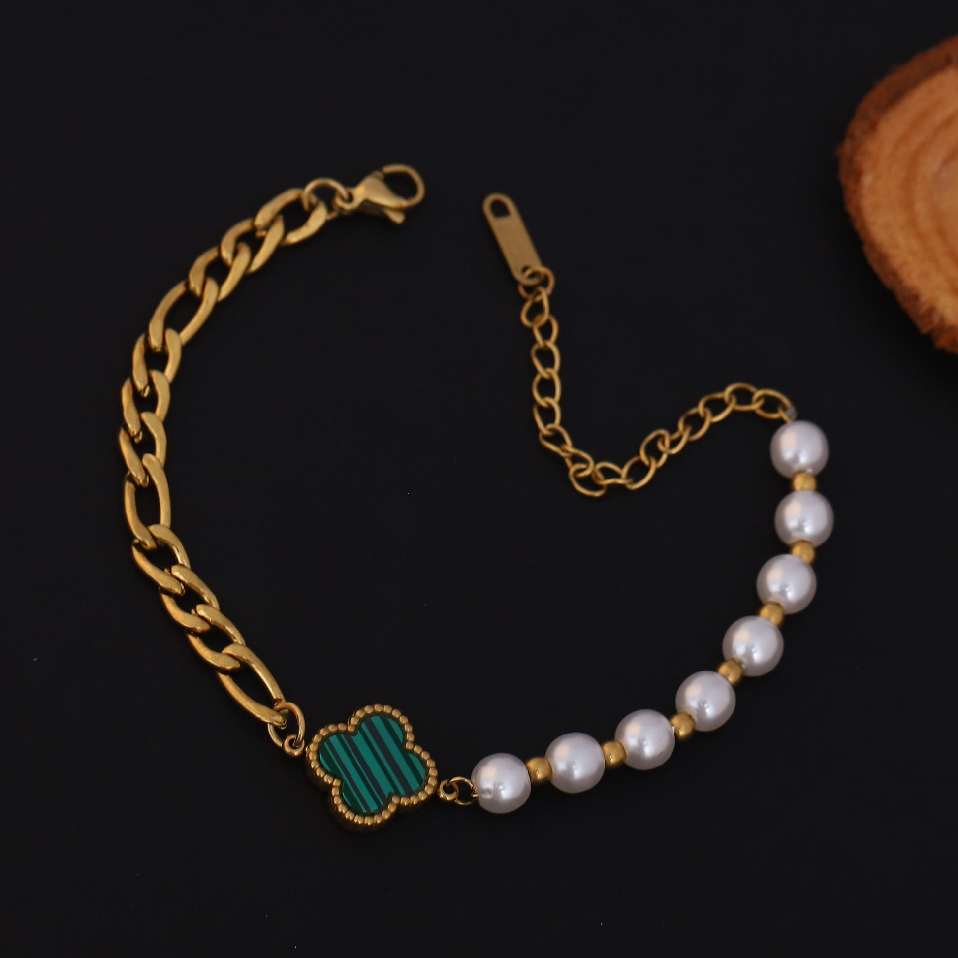 Pearl Green Clover Chain Bracelet - ZIPPORY