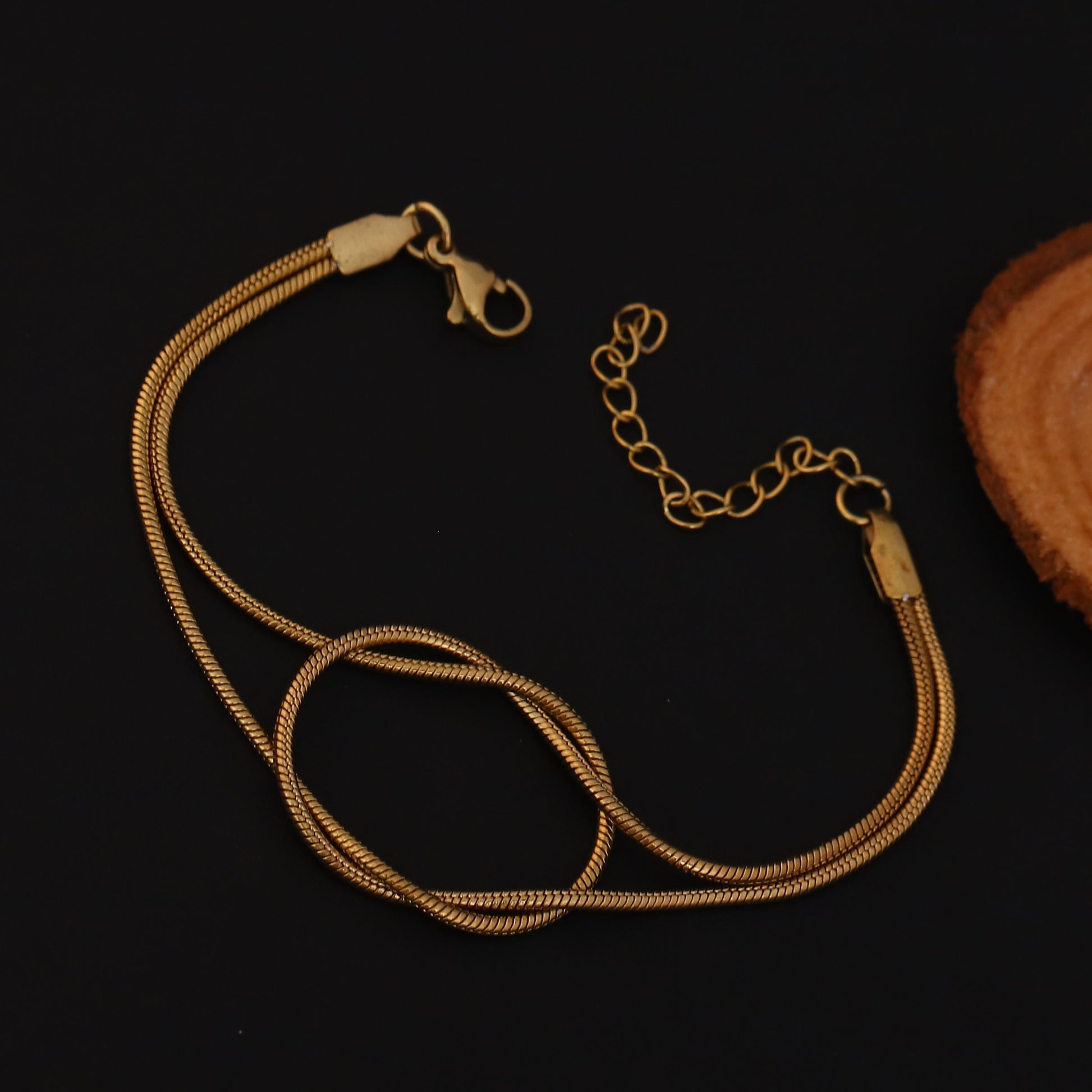 Queen Love Knot Chain Bracelet - ZIPPORY
