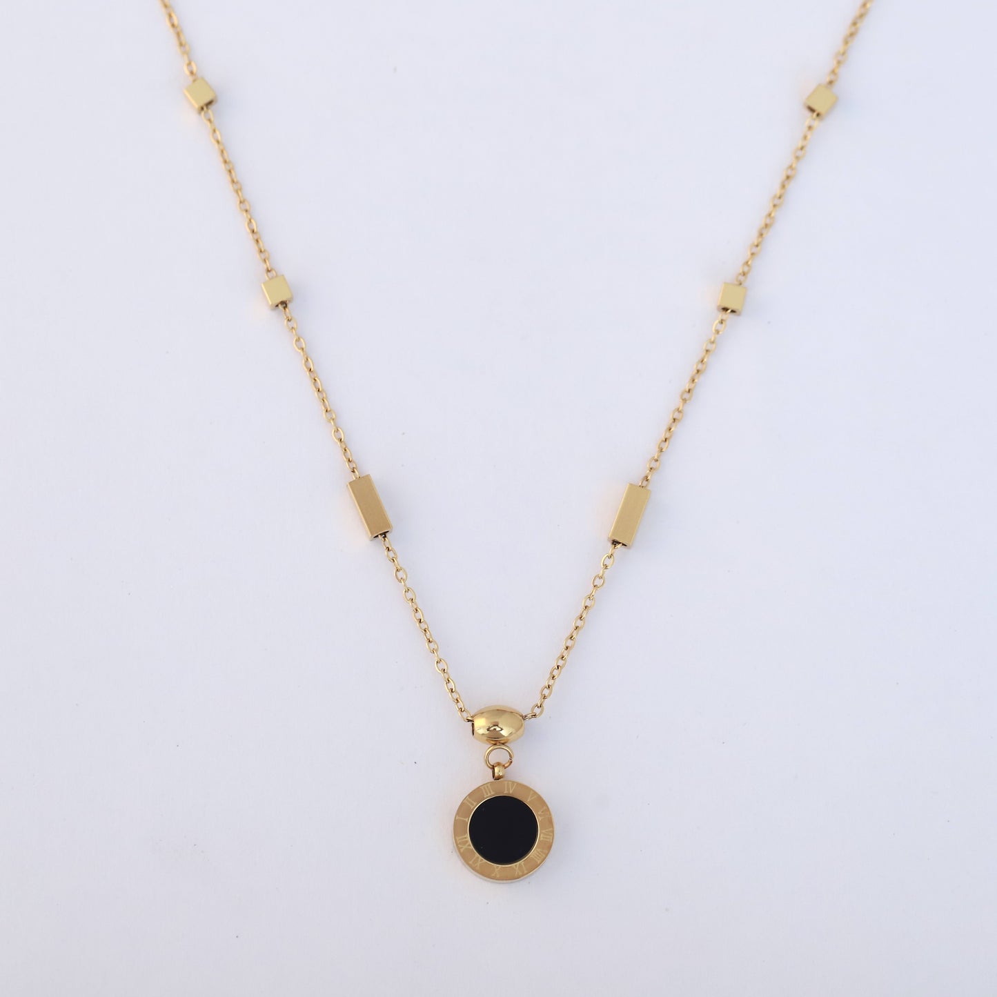 Reversible Roman Pendant Necklace - ZIPPORY