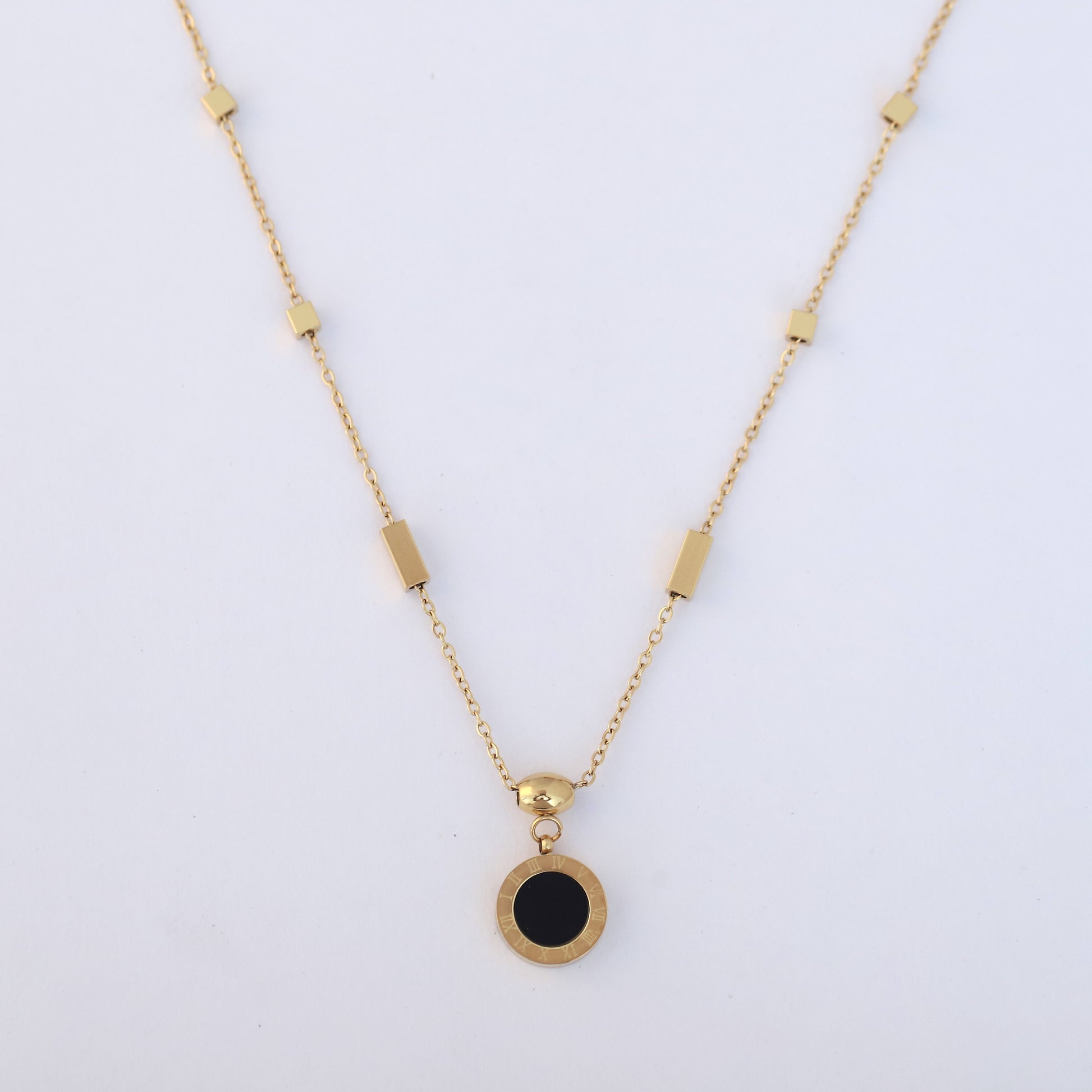 Reversible Roman Pendant Necklace - ZIPPORY