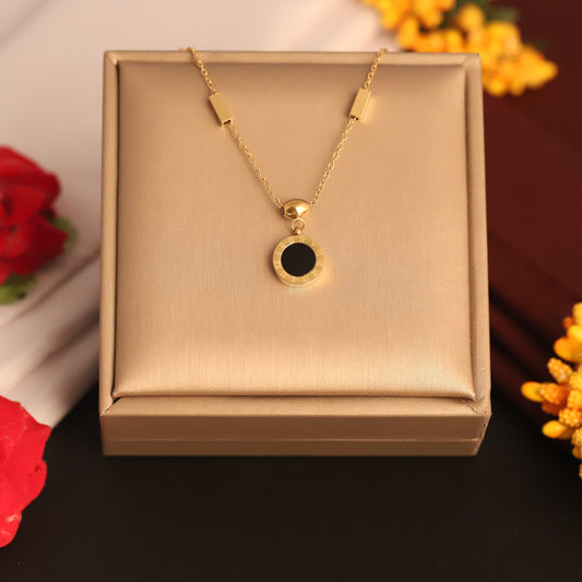 Reversible Roman Pendant Necklace - ZIPPORY